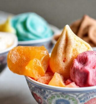 Postres asiáticos vibrantes y elegantes se presentan