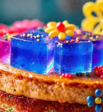 Un postre colorido y apetitoso