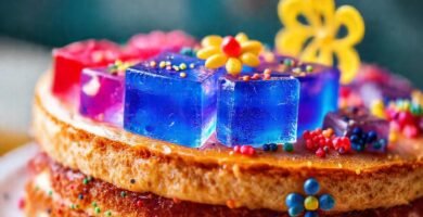 Un postre colorido y apetitoso