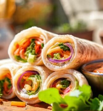 Rollitos de primavera mexicanos apetitosos y coloridos