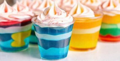 Postres gelatinosos y coloridos