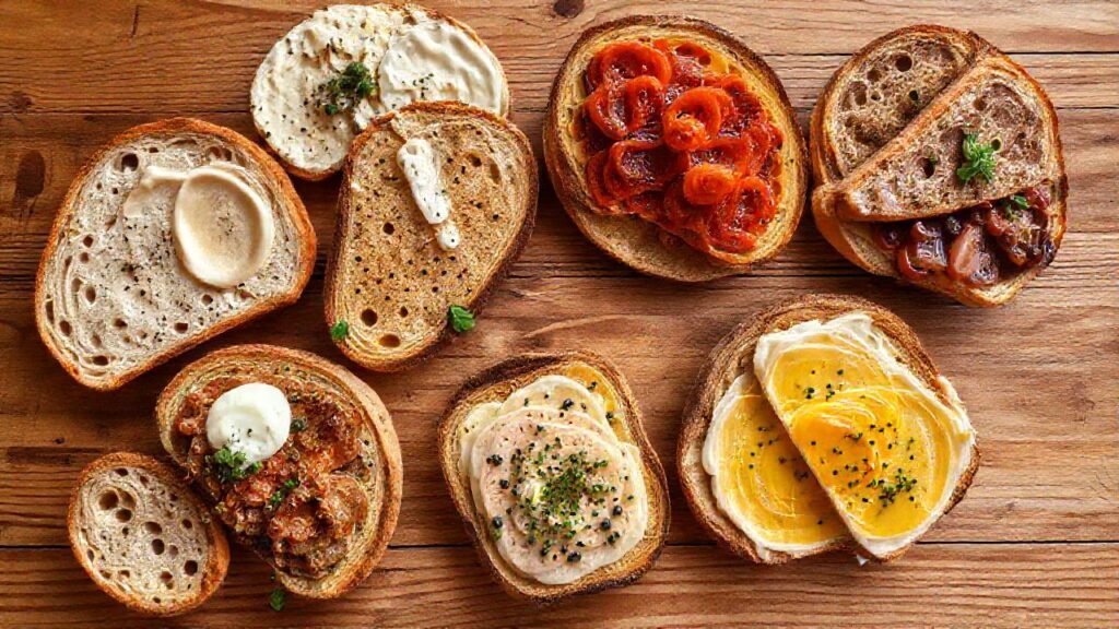 Una mesa rústica con alimentos tentadores