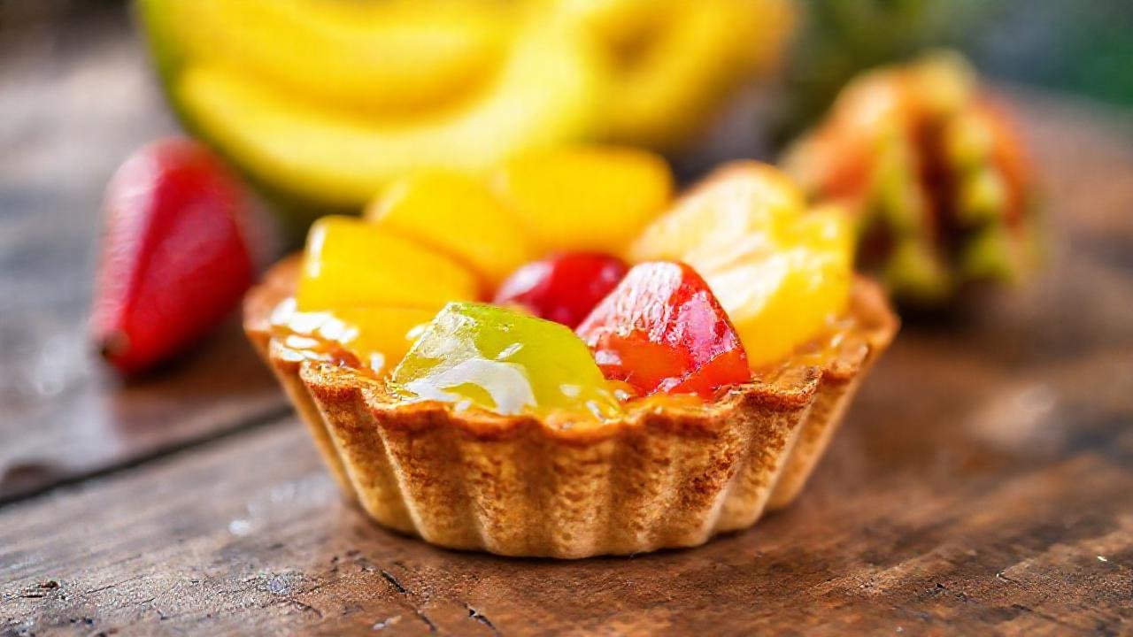 Tarta de frutas tropicales, exquisita y brillante