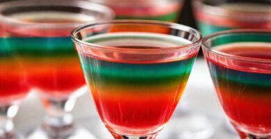 Postres de gelatina brillantes y deliciosos