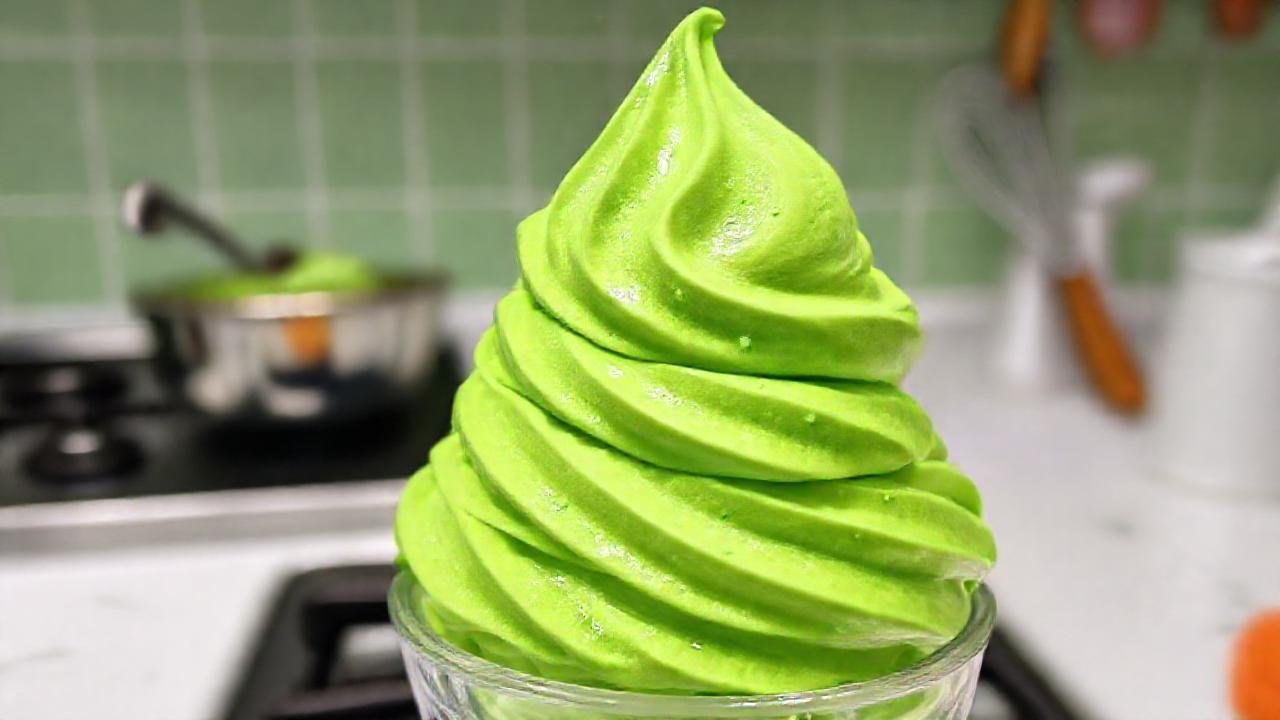 Matcha helado se prepara con alegría