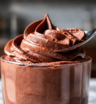 Mousse de chocolate: un postre elegante y denso