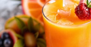 Batido tropical fresco y apetitoso