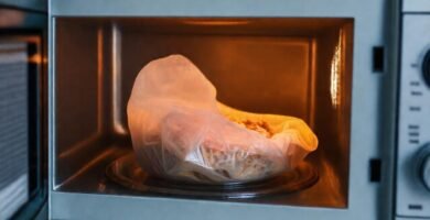 Cocina al microondas con bagazo apetitoso
