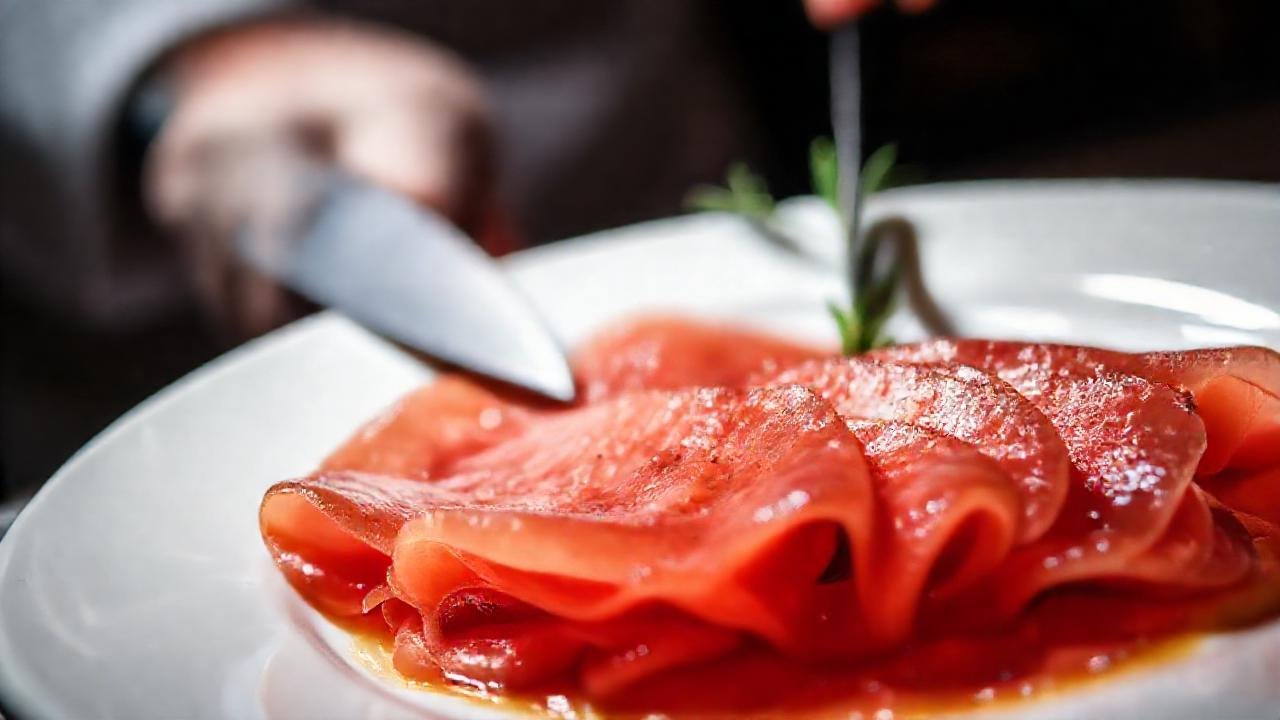 Carne fresca, delicada y oscura