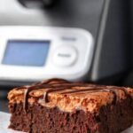 Un brownie cremoso es irresistiblemente delicioso