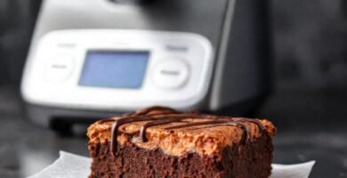Un brownie cremoso es irresistiblemente delicioso