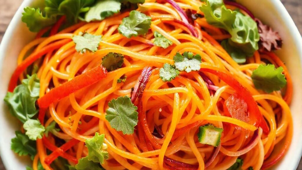 Ensalada de fideos vibrante y saludable