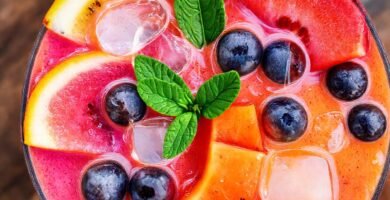 Batido tropical vibrante y refrescante